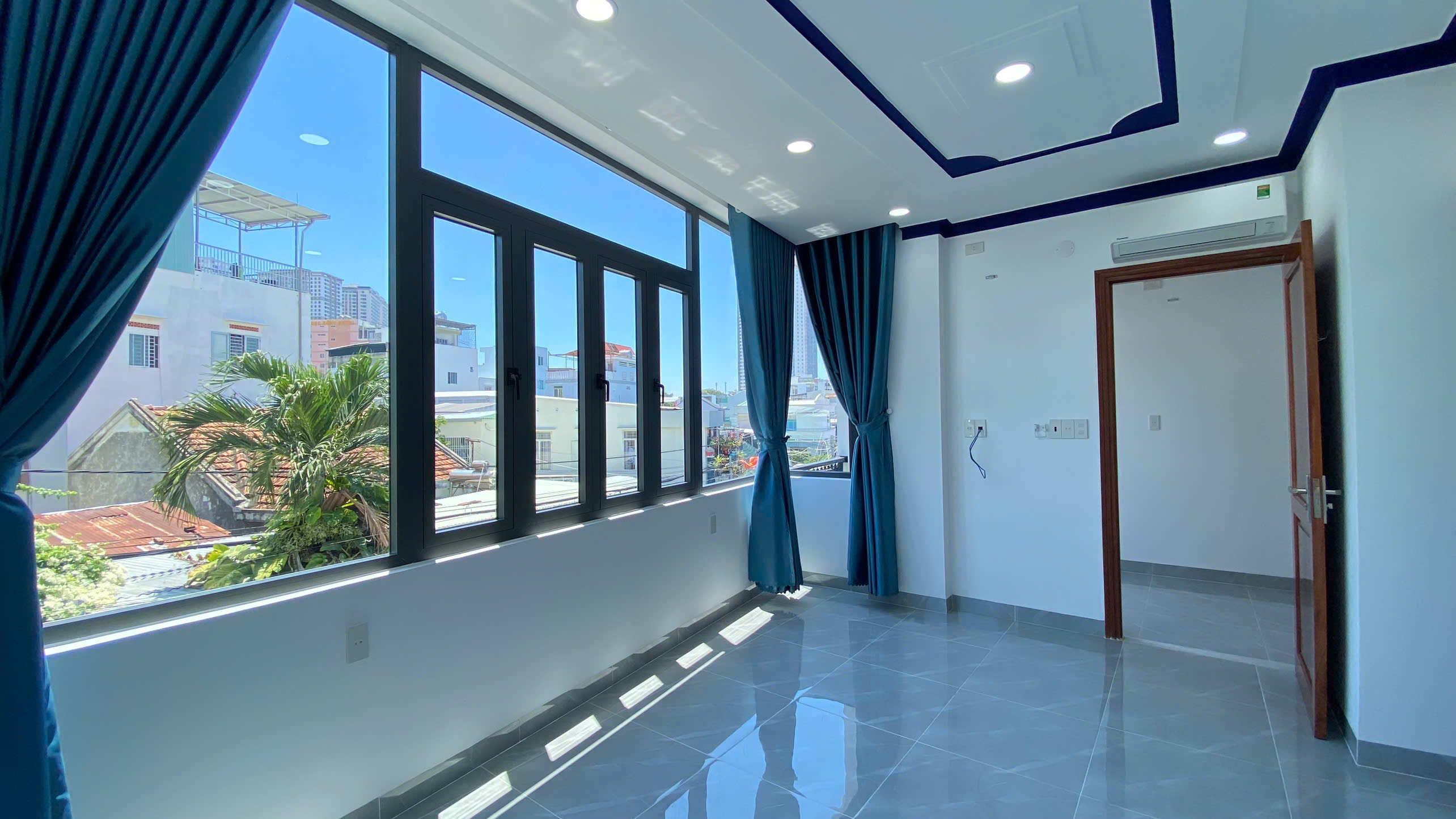 Cần bán nhà mới xây 3 tầng đường Mai An Tiêm 5ty950 p. Vĩnh Phước, cách bãi tắm Hòn Chồng 1km. - Ảnh 1