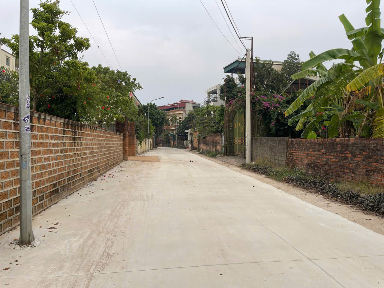 HÀNG CHÍNH CHỦ 214M2 GẦN NGÃ TƯ LỤC QUÂN - Ảnh 1