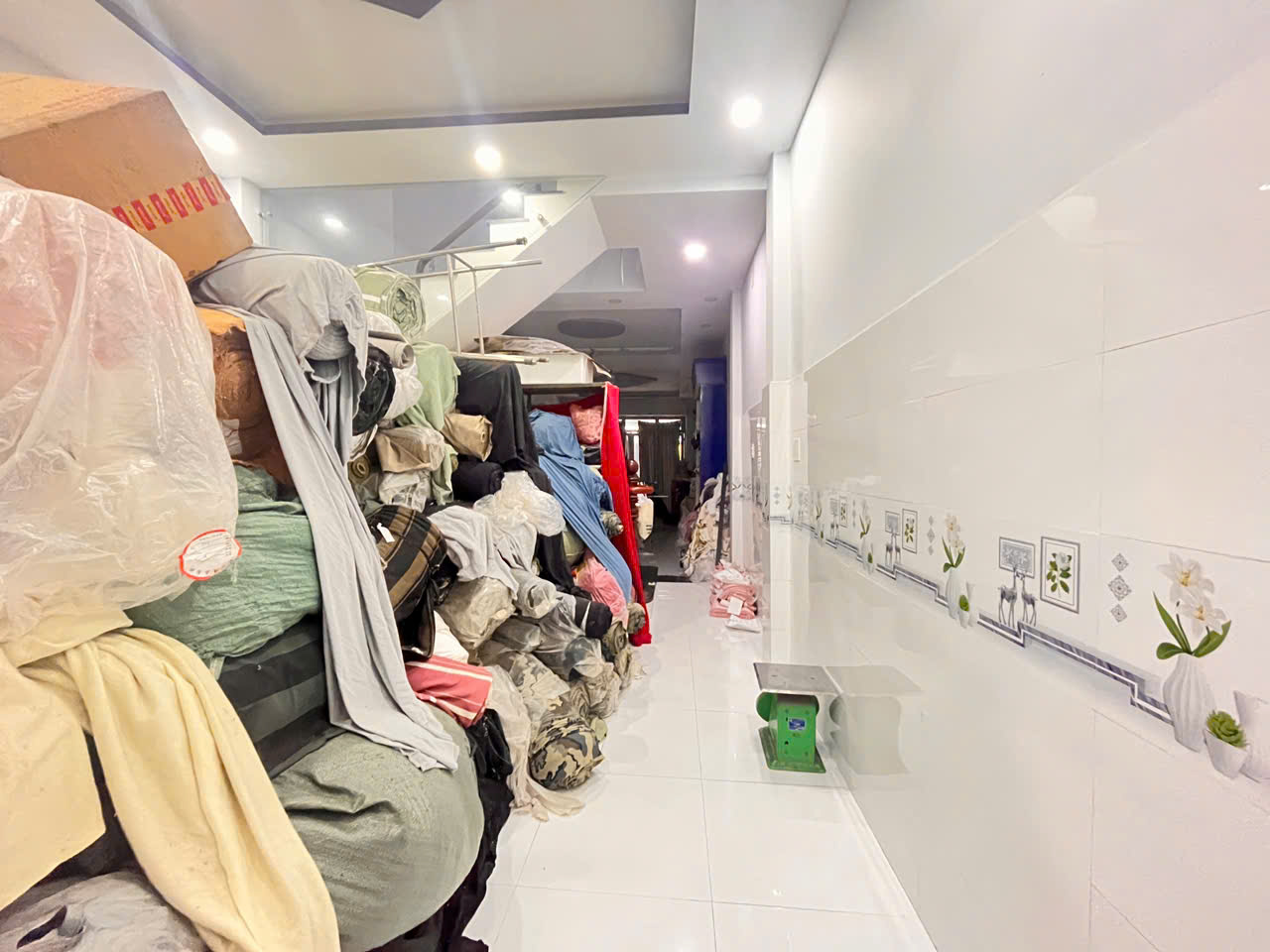 SIÊU PHẨM NHÀ PHỐ TÂN BÌNH – HẺM XE HƠI – 2 TẦNG – DIỆN TÍCH KHỦNG 122M² – GIÁ CHỈ 9.2 TỶ TL - Ảnh 2