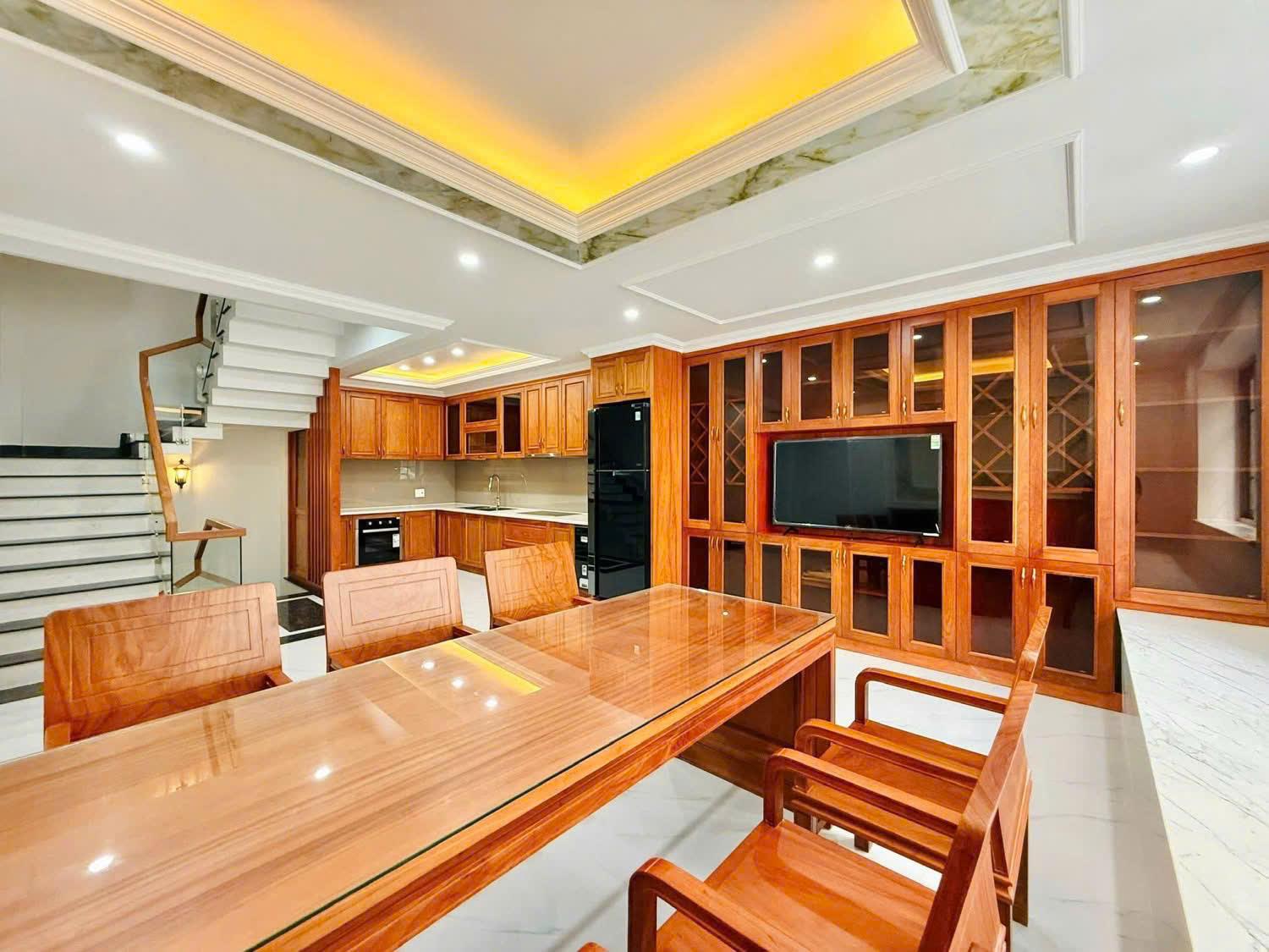 HIẾM, HXH, Ngang 4,8M, Xây mới 5 Tầng, - Full NT GÕ ĐỎ, KDC Khép kín cổng riêng. Camera An Ninh, - Ảnh 3