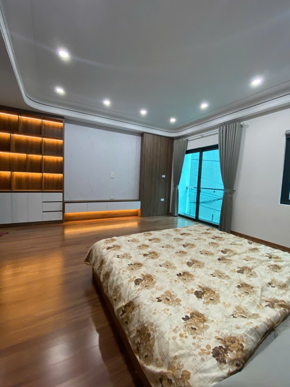 NHÀ ĐẸP ĐÀM QUANG TRUNG - LONG BIÊN – 6 TẦNG – GẦN AEON – GIÁ HỢP LÝ - Ảnh 3