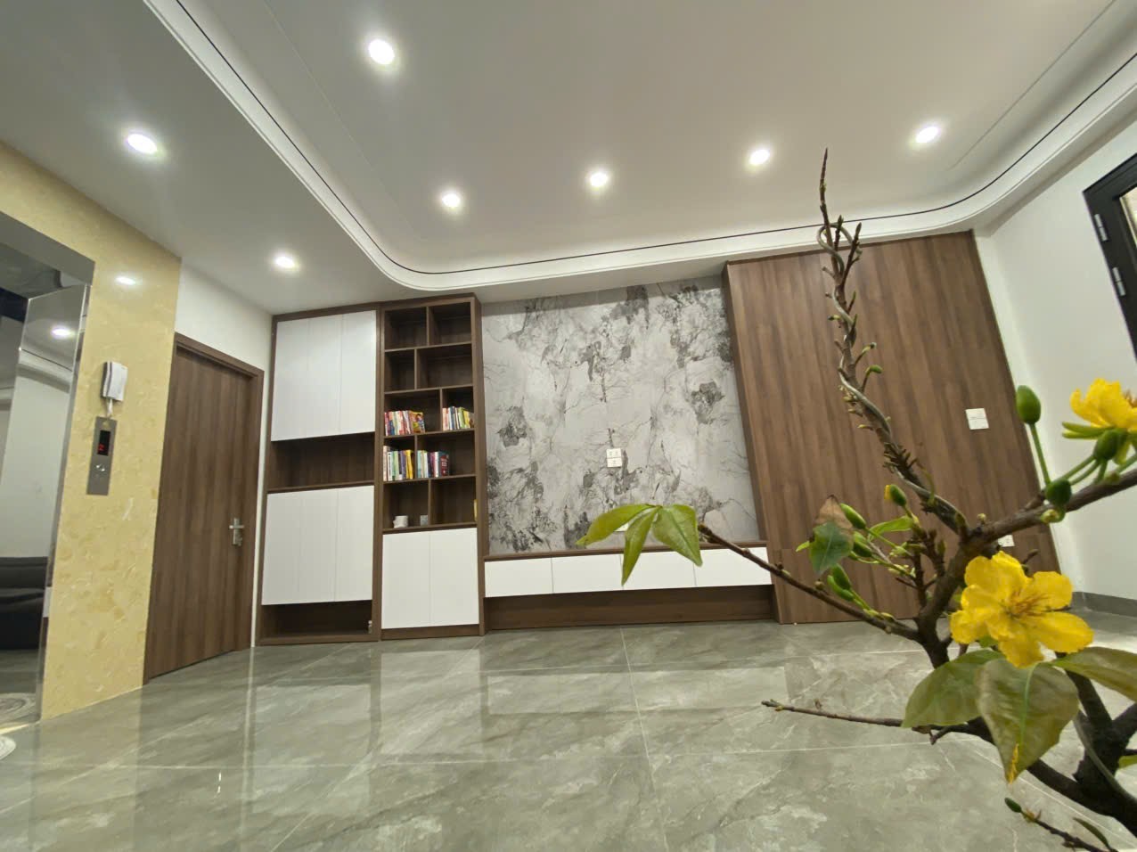 NHÀ ĐẸP ĐÀM QUANG TRUNG - LONG BIÊN – 6 TẦNG – GẦN AEON – GIÁ HỢP LÝ - Ảnh 1
