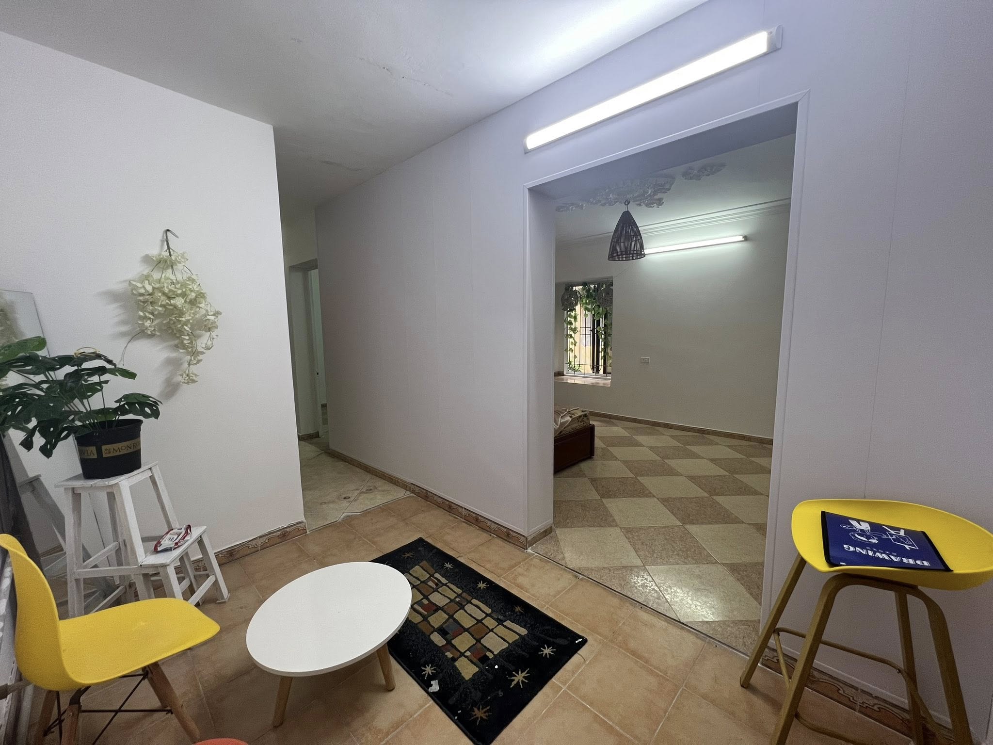 BÁN CĂN HỘ TẬP THỂ PHỐ HOÀNG NGỌC PHÁCH, ĐỐNG ĐA, DTSD 75M2, 3PN, NHÀ ĐẸP RỘNG THOÁNG, TRUNG TÂM - - Ảnh 2