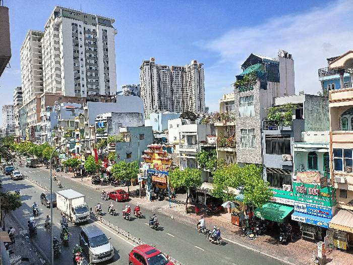 Nhà phố HIẾM Q.4 hẻm 8m Khánh Hội DTS 130m2 ngang 4m vị trí đẹp sát vách Q1 chỉ 12.5 tỷ. - Ảnh 2