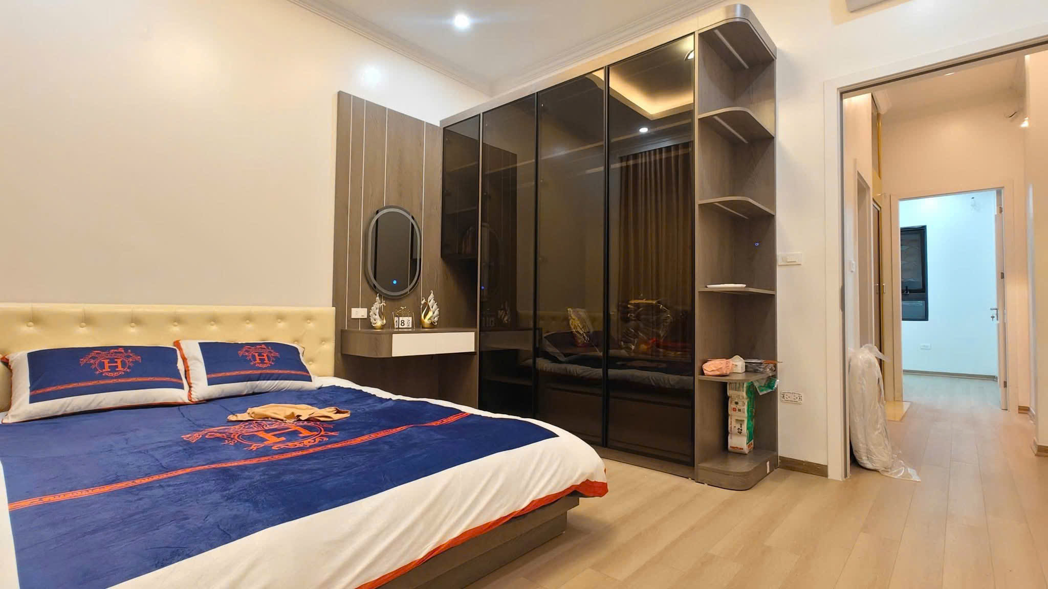 PHỐ VIP THÁI HÀ -THANG MÁY - GARA Ô TÔ DT 40m2 5 tầng MT 4m Giá 16.968 tỷ - Ảnh chính