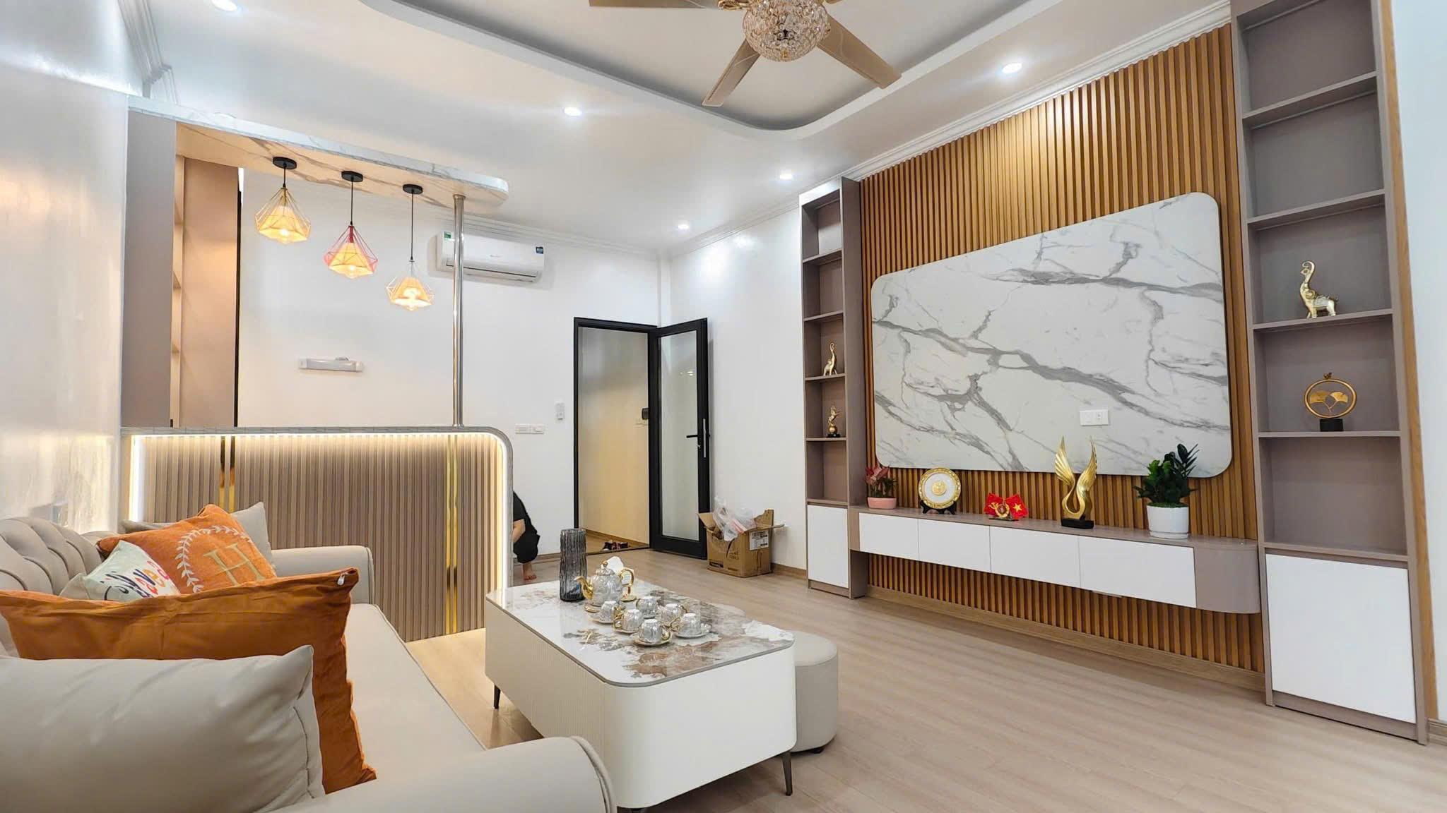 PHỐ VIP THÁI HÀ -THANG MÁY - GARA Ô TÔ DT 40m2 5 tầng MT 4m Giá 16.968 tỷ - Ảnh 2