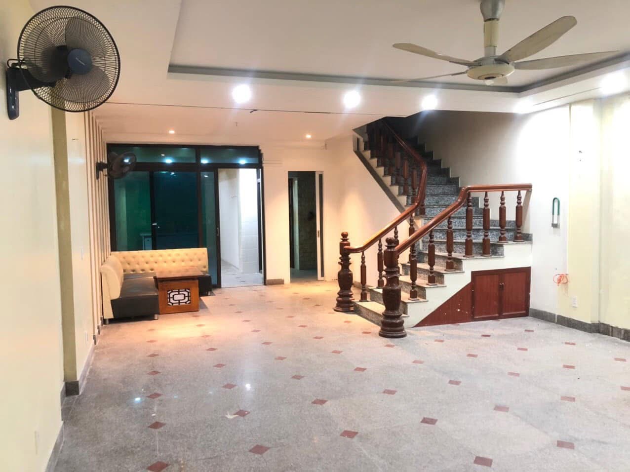 Cho thuê nhà mặt đường Nguyễn Văn Linh - Ảnh chính