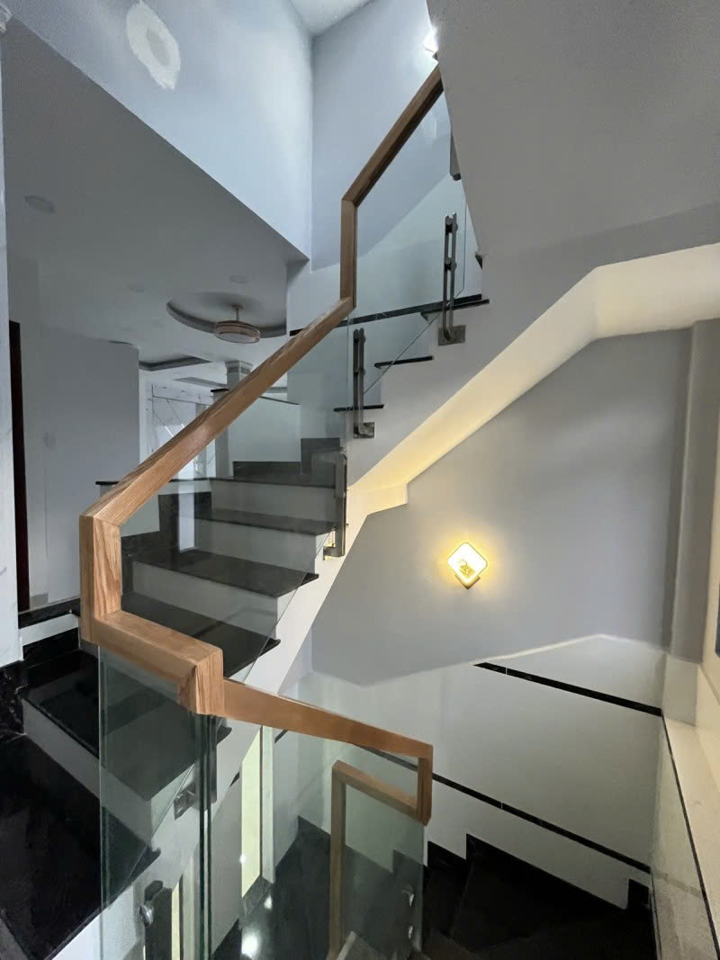 Bán nhà 2 Mặt tiền Lương Thế Vinh - Lũy Bán Bích, DT: 6/10x13.5m, 4 tầng, 15.6 tỷ - Ảnh 4