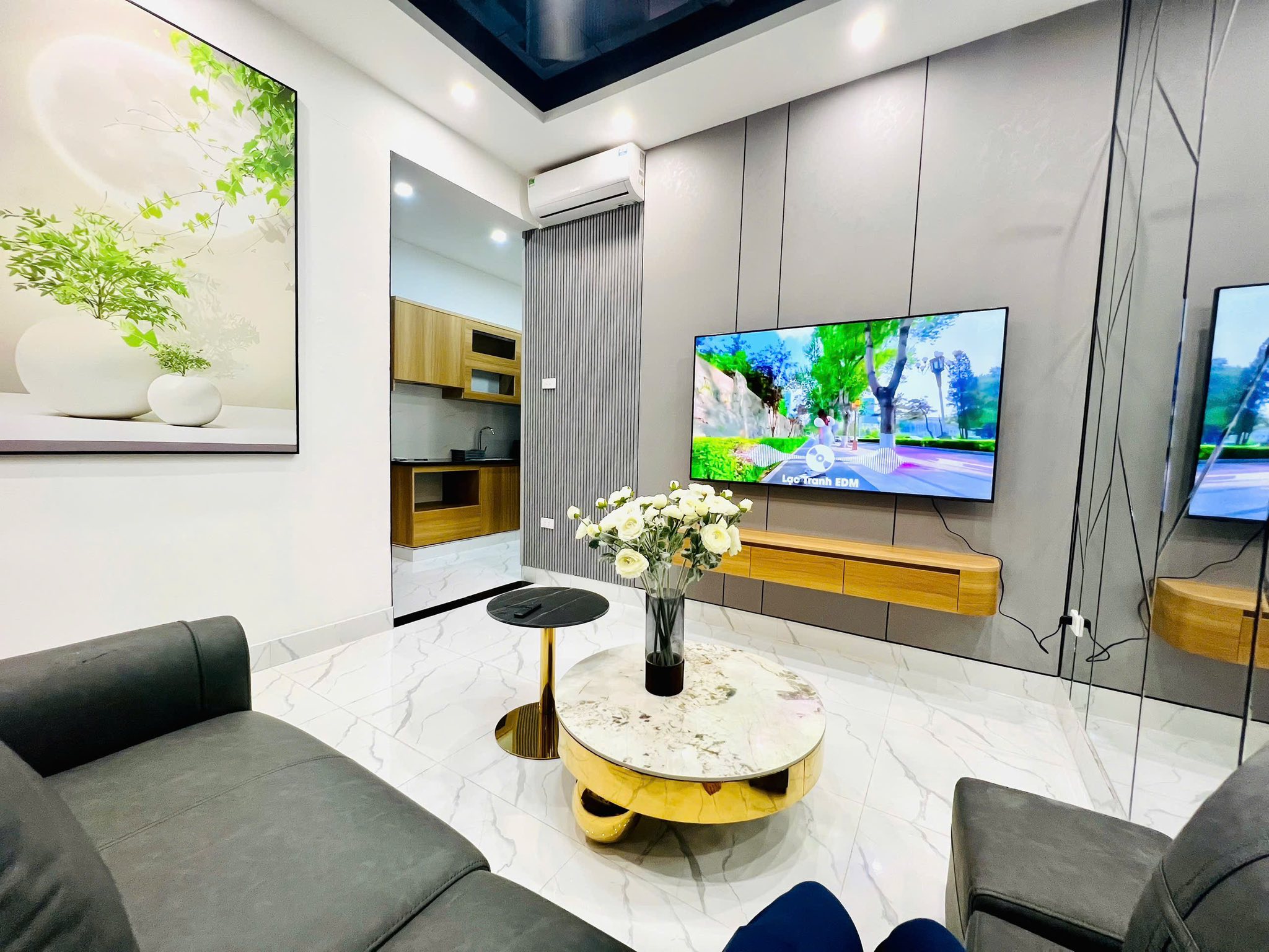 💥Tầng 2 TT Nguyễn Khánh Toàn 65m 2PN riêng, Nội thất đẹp, Ô tô vòng quanh, 3.98 Tỷ - Ảnh chính