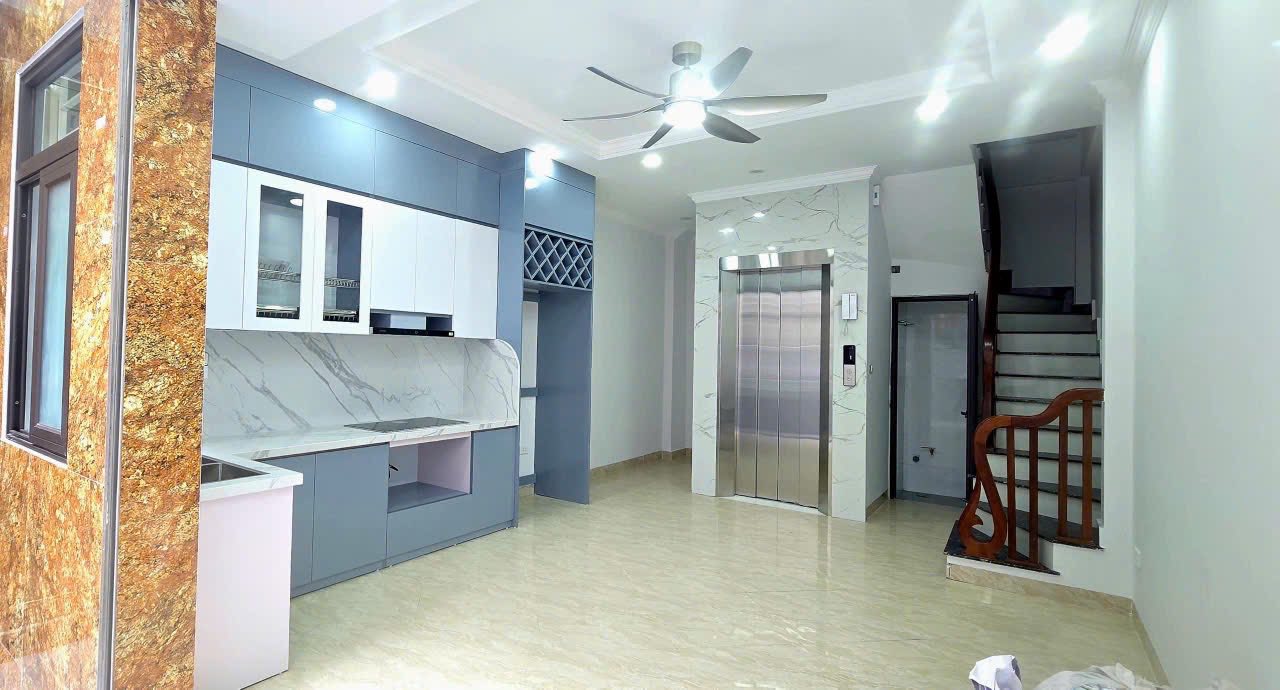 VIP nhà đẹp ngõ Giáp Bát, giá 8.6 tỷ, hơn 32m2x6T, thang máy, ở luôn - Ảnh 2