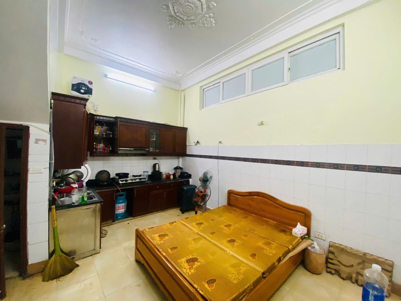 Siêu phẩm Hoàng Cầu 52m 4 tầng chỉ 13,5 tỷ, vị trí đắc địa, mặt tiền quyền lực, sinh lời nhanh - Ảnh 3