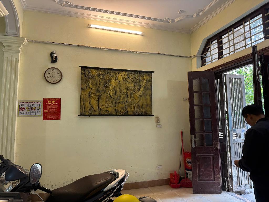 Siêu phẩm Hoàng Cầu 52m 4 tầng chỉ 13,5 tỷ, vị trí đắc địa, mặt tiền quyền lực, sinh lời nhanh - Ảnh 1