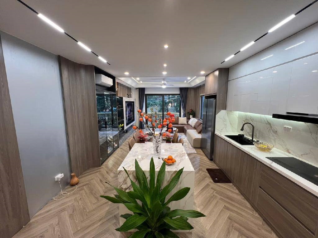Bán gấp nhà phố Ngọc Lâm, Long Biên 40m2, 5 tầng, gara ô tô, giá nhỉnh 11 tỷ. - Ảnh 1