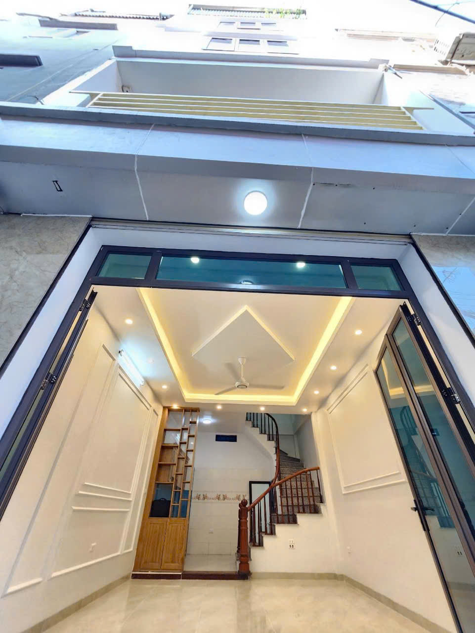 Cần Bán Nhà Nam Dư Lĩnh Nam 42m 5 Tầng 5 phòng Tặng Hết Nội Thất Sổ Đỏ - Ảnh chính