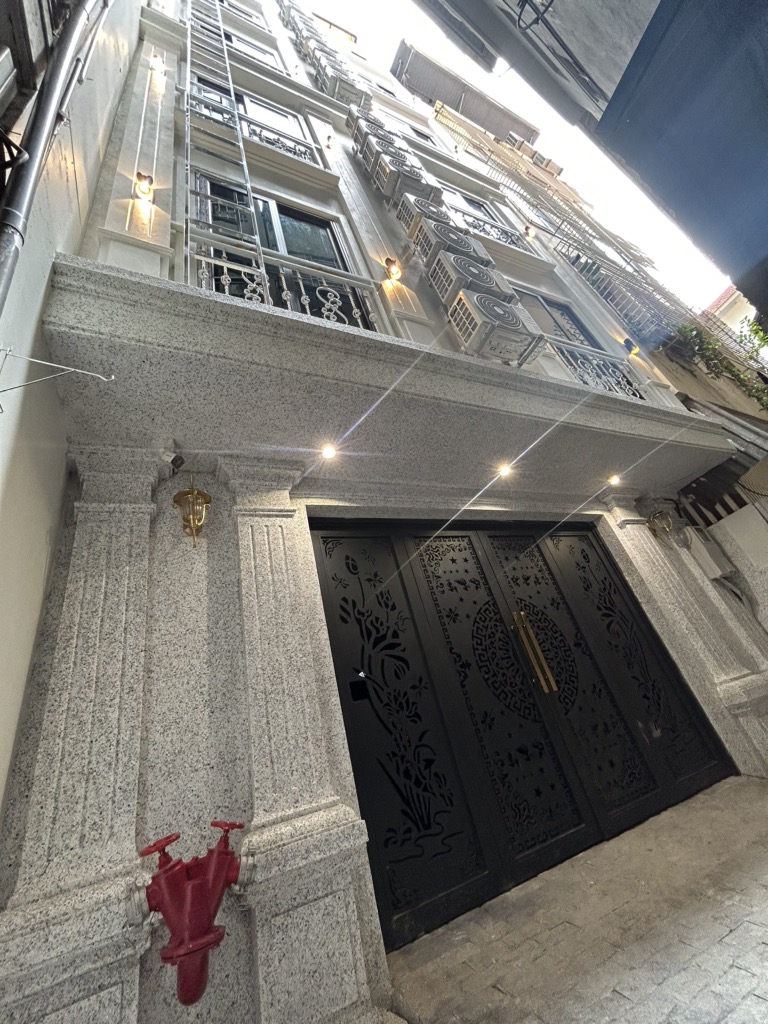 TOÀ CĂN HỘ DỊCH VỤ LẠC LONG QUÂN 8 TẦNG XÂY MỚI THANG MÁY - 22 PHÒNG KHÉP KÍN FULL ĐỒ - Ô TÔ 30M - - Ảnh chính