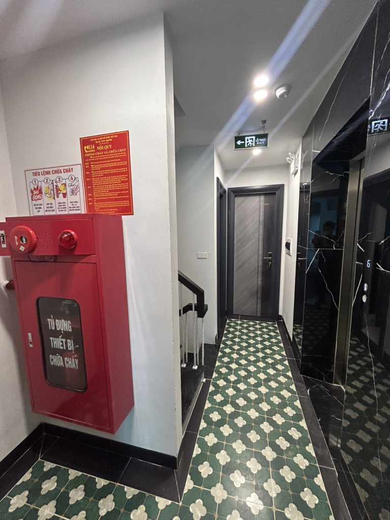 TOÀ CĂN HỘ DỊCH VỤ LẠC LONG QUÂN 8 TẦNG XÂY MỚI THANG MÁY - 22 PHÒNG KHÉP KÍN FULL ĐỒ - Ô TÔ 30M - - Ảnh 1