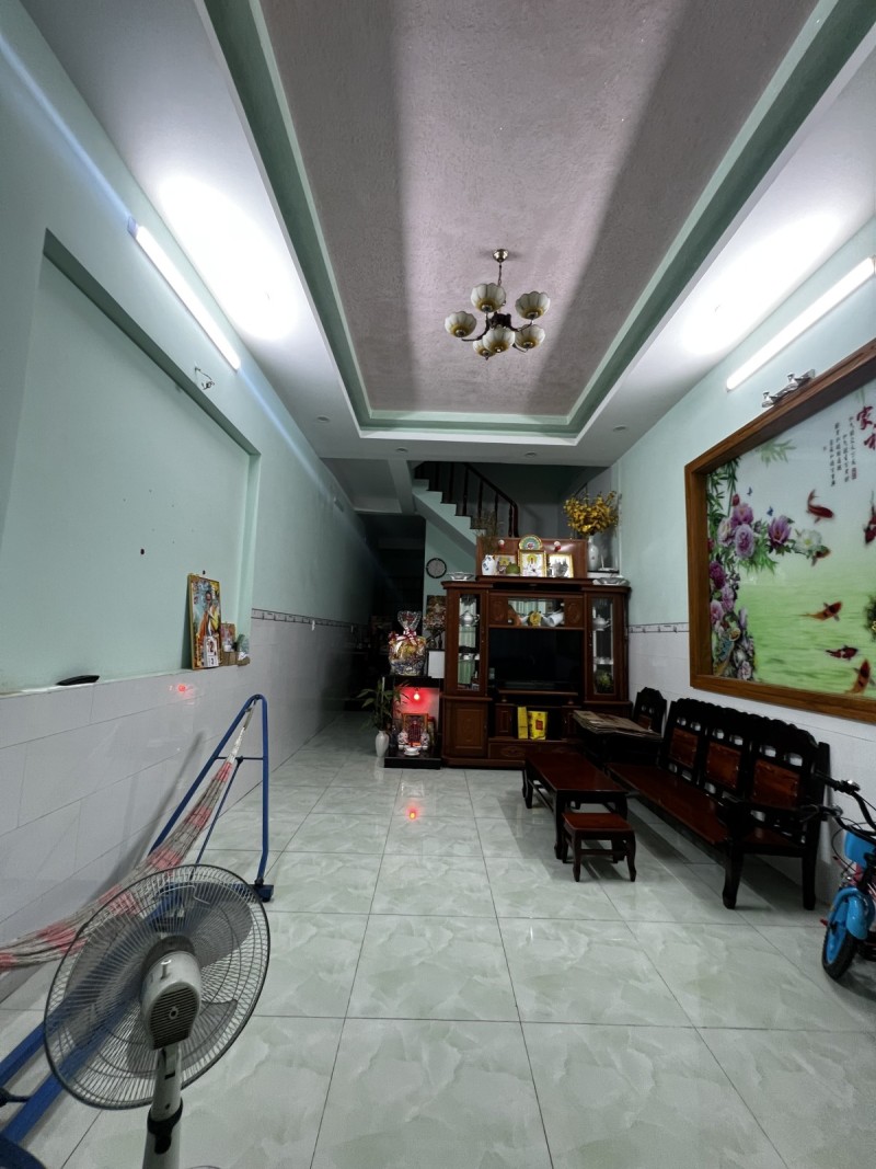 Bán nhà 1 Trệt 2 Lầu Dĩ An,đường xe hơi quay đầu,gần KDL Sinh Thái Hố Lang - Ảnh 1