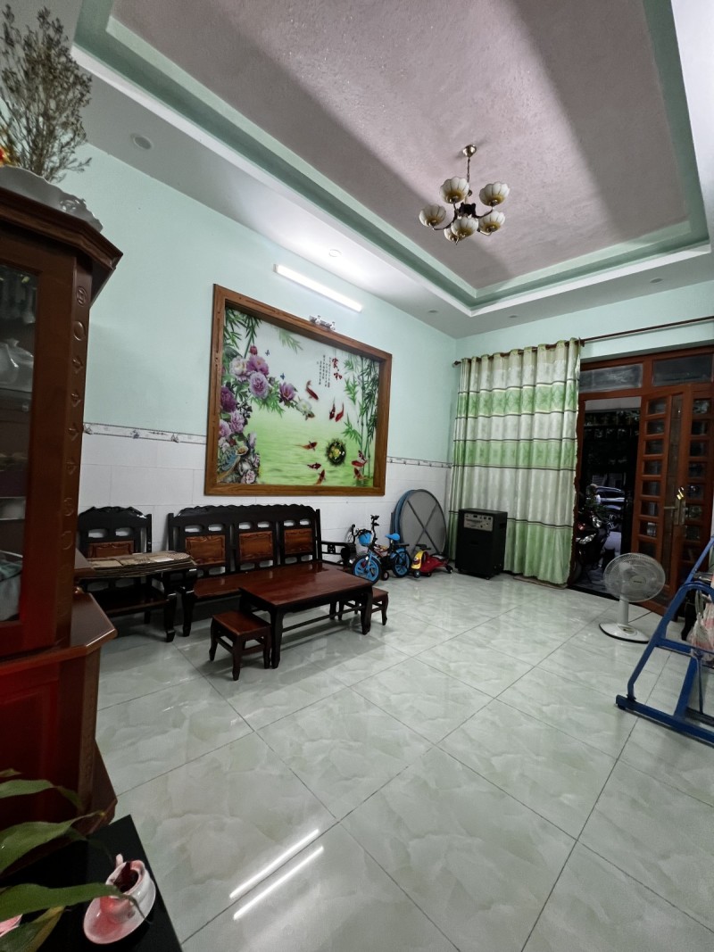 Bán nhà 1 Trệt 2 Lầu Dĩ An,đường xe hơi quay đầu,gần KDL Sinh Thái Hố Lang - Ảnh chính