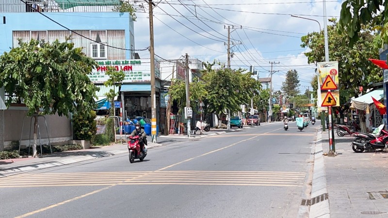 Bán nhà 173m2 MẶT TIỀN Trần Hưng Đạo,khu vực Kinh doanh víp si líp - Ảnh 1