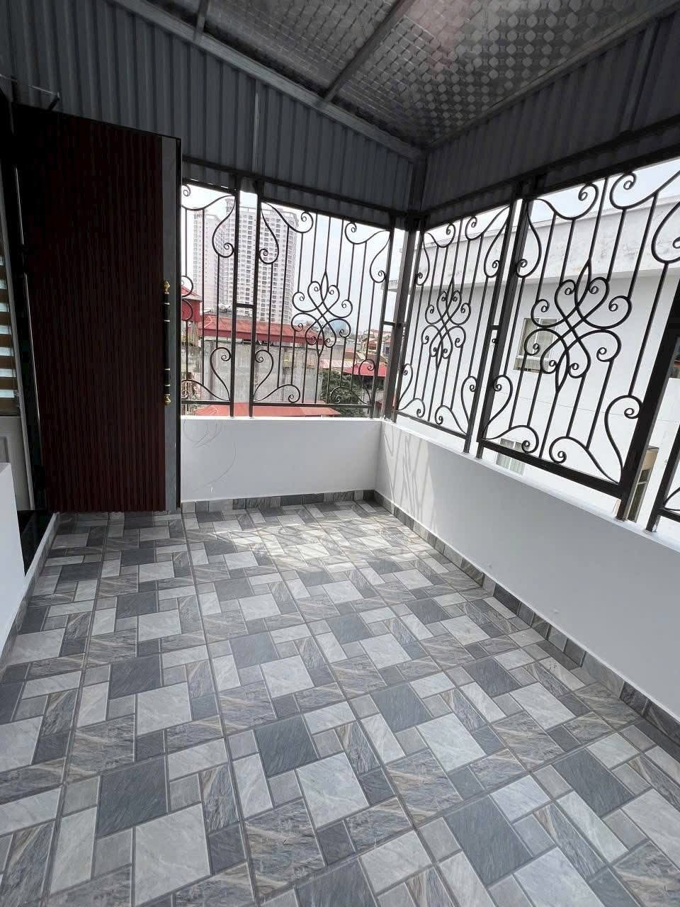NHÀ MỚi NGUYỄN VĂN HUYÊN - CẦU GIẤY – THANG MÁY - ÔTÔ VÀO NHÀ – NGÕ THÔNG – 45m2*7T - Ảnh 4