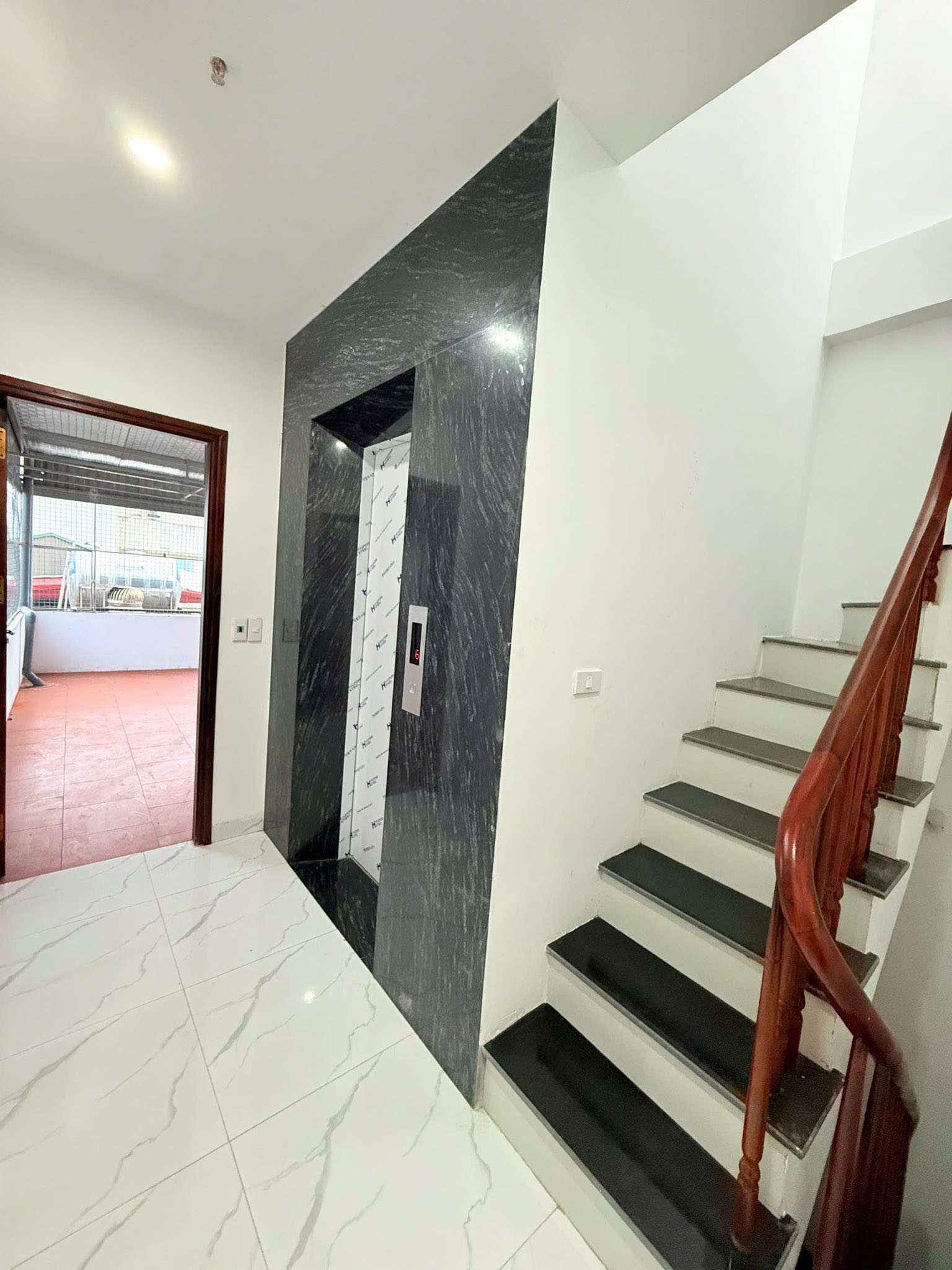 GÀ ĐẺ TRỨNG VÀNG - 6 TẦNG THANG MÁY - DÒNG TIỀN 70TR/THÁNG -30M RA MẶT PHỐ-FULL ĐỒ-PPCC ĐẦY ĐỦ - Ảnh chính