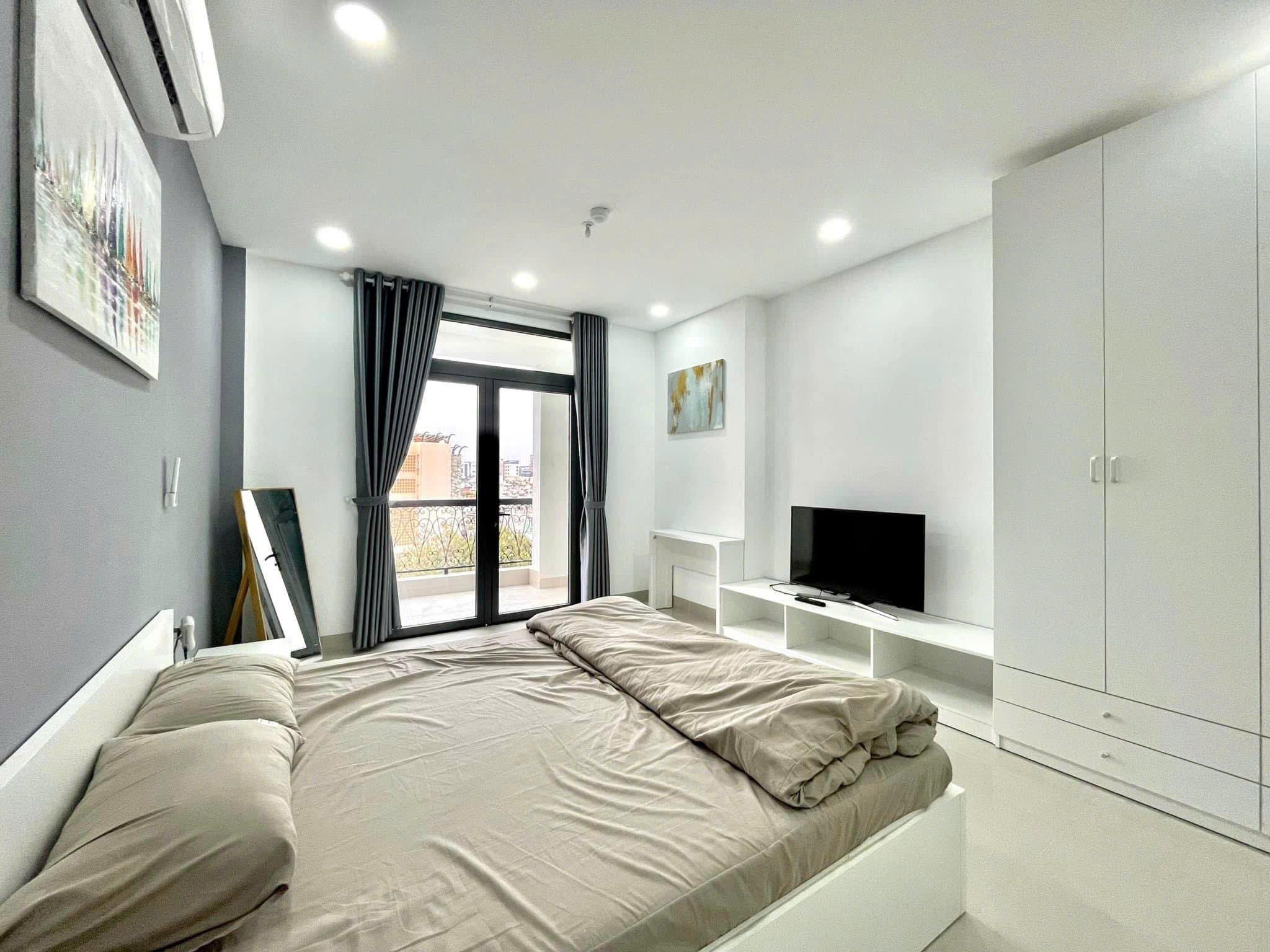 **Bán nhà hẻm xe hơi Lý Thường Kiệt** p7, Tân Bình; căn góc 4 tầng - Ảnh chính
