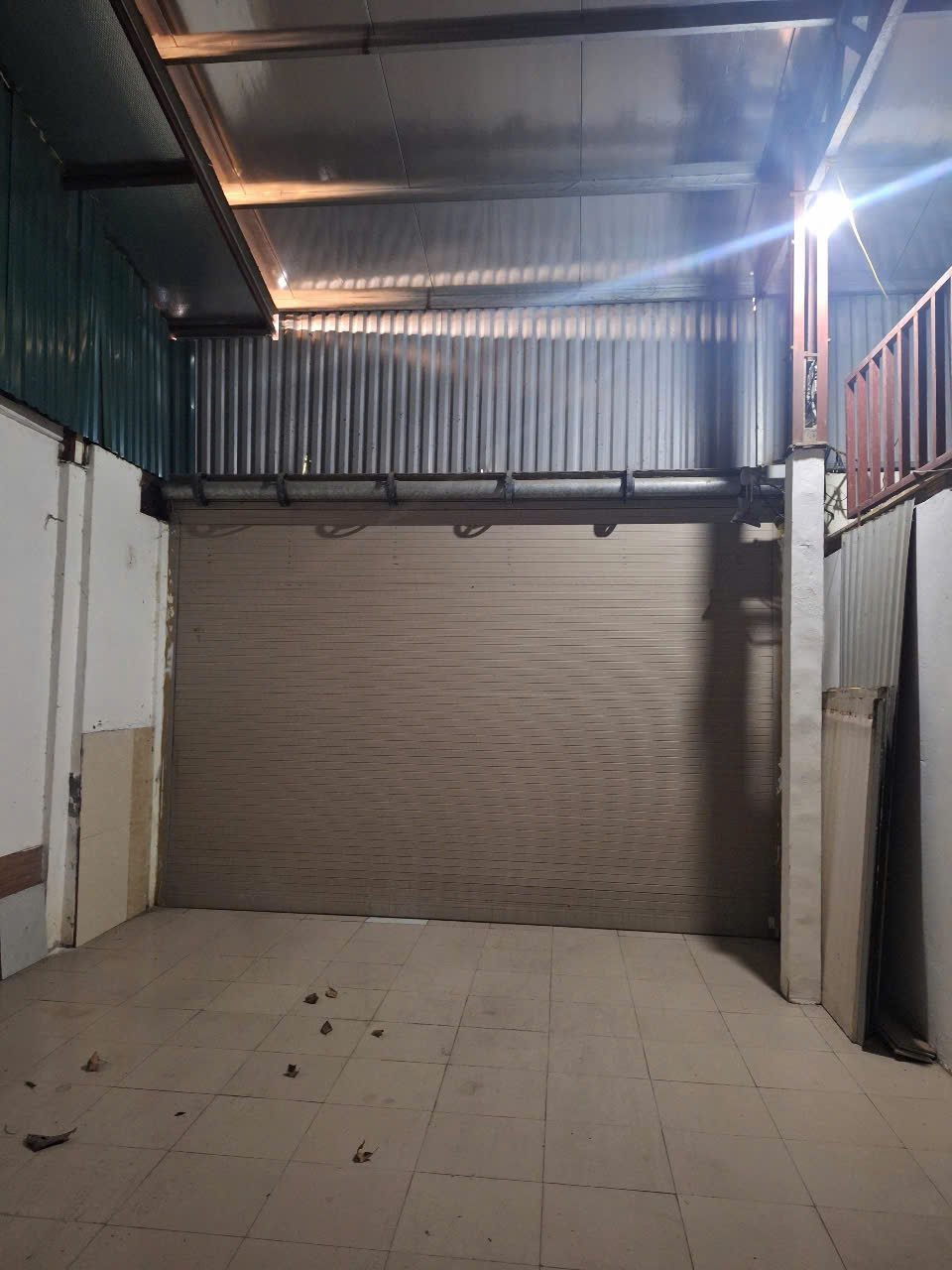 Cho thuê 250m2 kho xưởng mặt đê Ngọc Thụy, Long Biên, HN - Ảnh chính