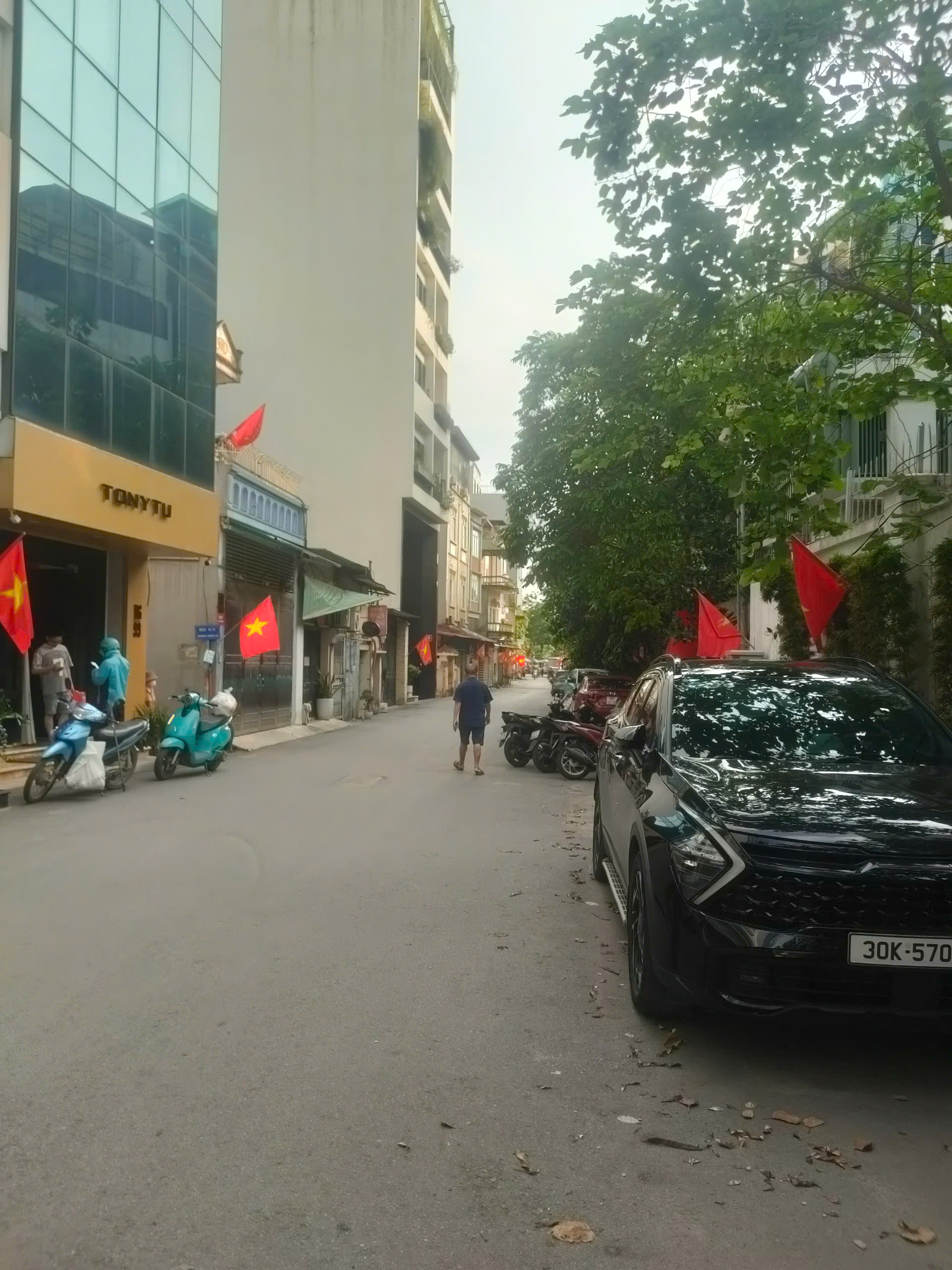 BÁN NHÀ VÕ CHÍ CÔNG, ÔTÔ VÀO NHÀ, GẦN PHỐ, NGÕ THOÁNG, 51M2x5T NHỈNH 14 TỶ - Ảnh 2