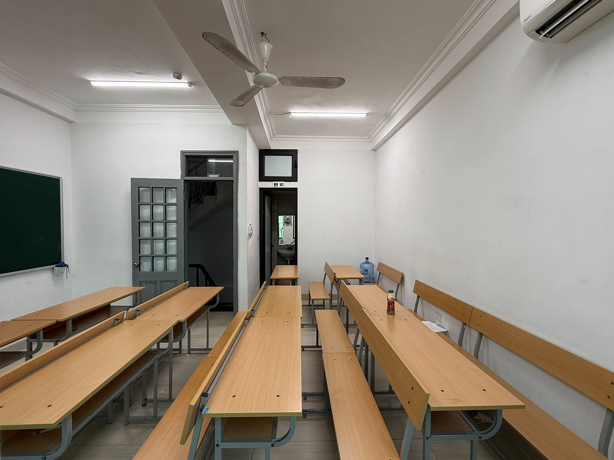 BÁN NHÀ NGUYỄN THỊ ĐỊNH !40 M 5T MT6M GIÁ 10,8 TỶ NGÕ RỘNG <br>10M RA Ô TÔ TRÁNH . - Ảnh 2