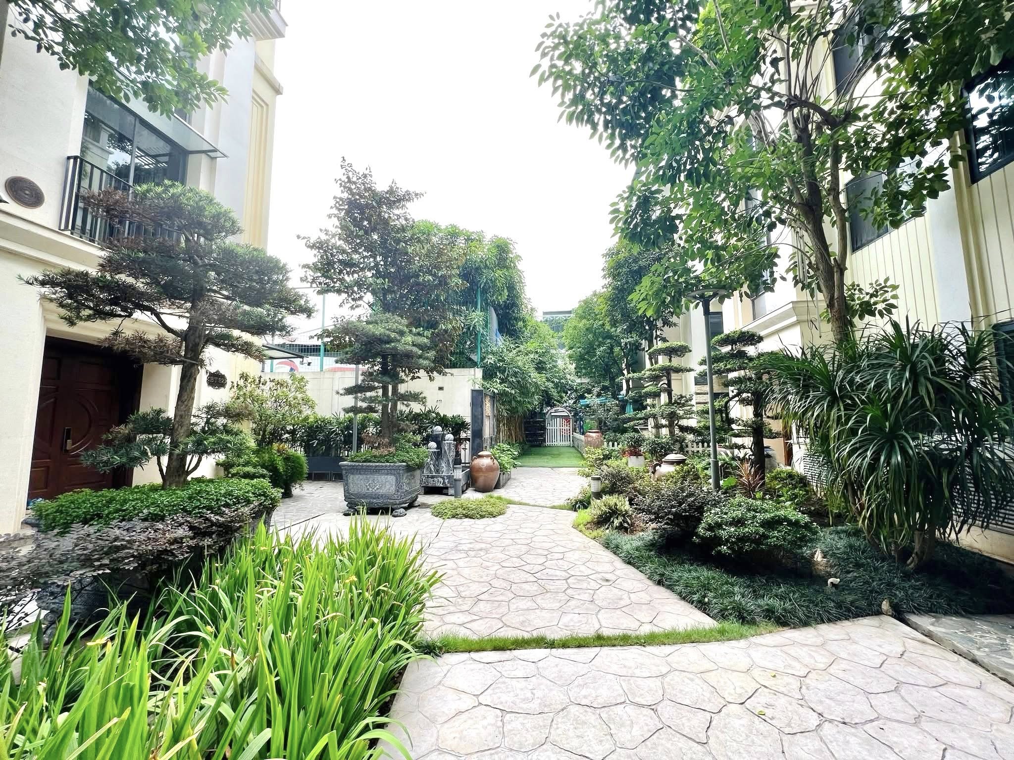 BIỆT THỰ ĐẲNG CẤP-25 Vũ Ngọc Phan (La Casa Villa) 158m/5T Thang máy, MT 9.6m 67 Tỷ - Ảnh 1