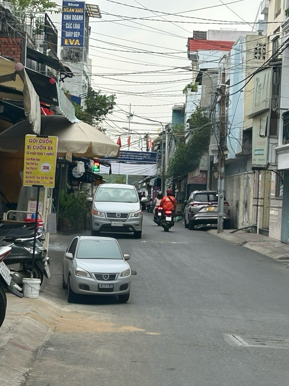 SIÊU VÍP NHÀ CHỈ CÓ 7,8 TỶ MÀ XE HƠI VO NHÀ LUÔN - GẦN TRƯỜNG KHÁNH HỘI, GẦN CHỢ,KẾ BÊN QUẬN 7 KHU - Ảnh 4