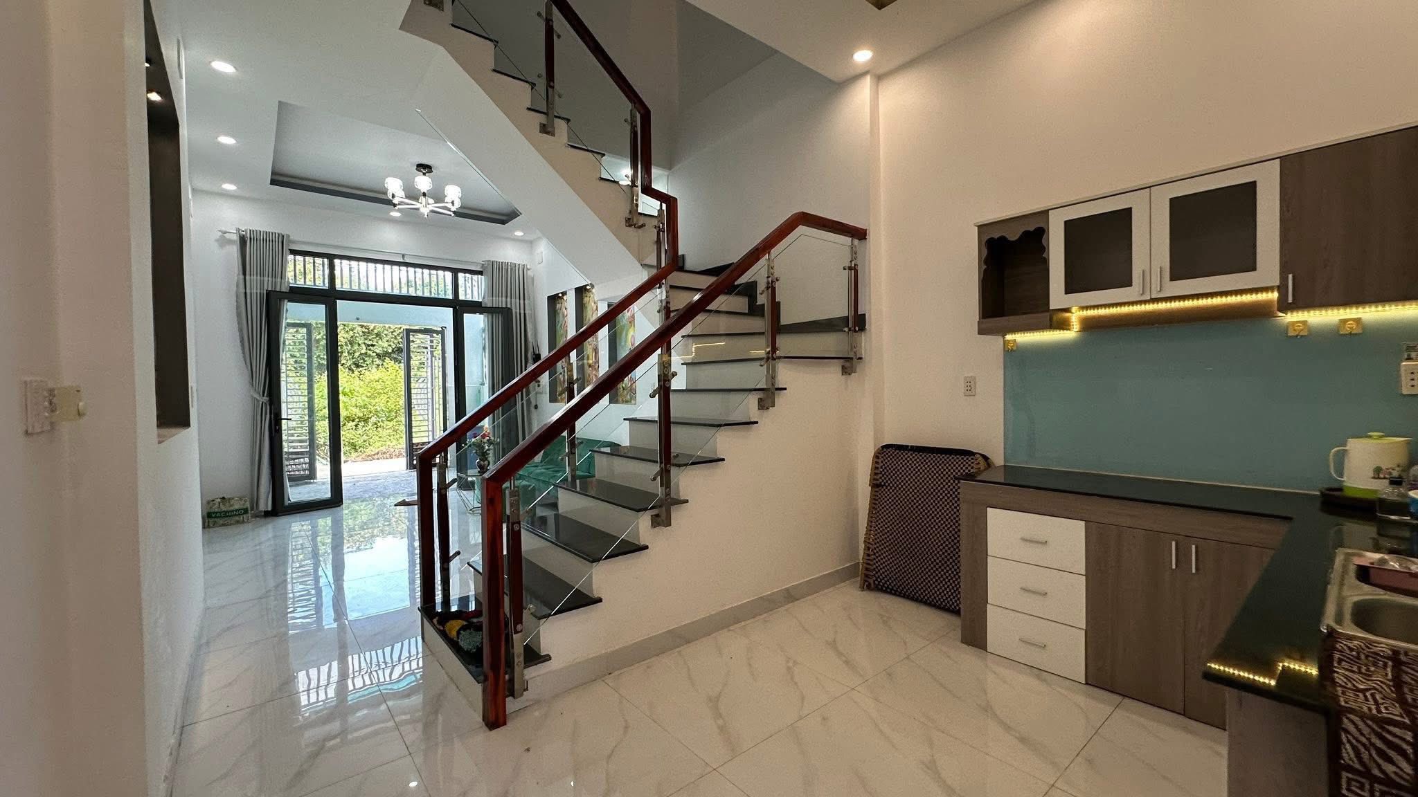 BÁN GẤP NHÀ SỔ HỒNG RIÊNG - PHƯỚC HẬU, CẦN GIUỘC - 1 TỶ 500TR ( Thiết kế hiện đại - Pháp lý minh bạc - Ảnh 1