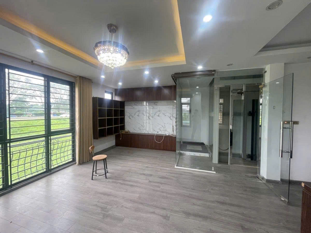 BÁN NHÀ MẶT PHỐ LÂM DU , BỒ ĐỀ, LONG BIÊN , THANG MÁY , 6 TẦNG , MẶT TIỀN 6.3M , GIÁ CHỈ 13 TỶ - Ảnh 3