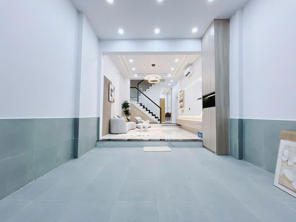 Xe hơi ngũ trong nhà Ngang 4.2 dài 15- 4 tấm hơn 100 triệu Q7 - Ảnh chính