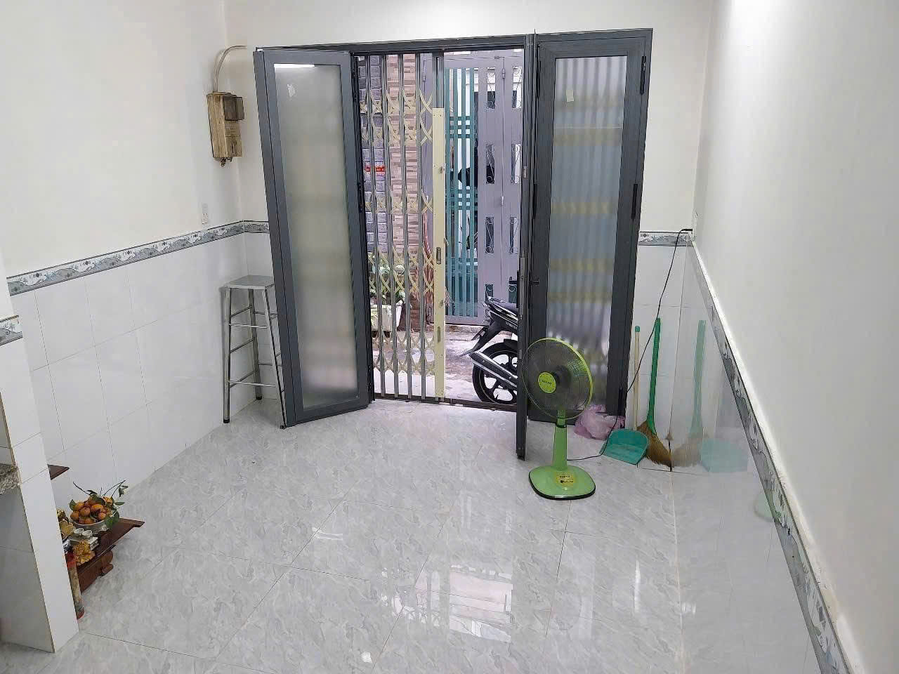 Sát mặt tiền đường Ngang 3.2 x 5 - 3 tấm có 2 tỷ - Ảnh chính