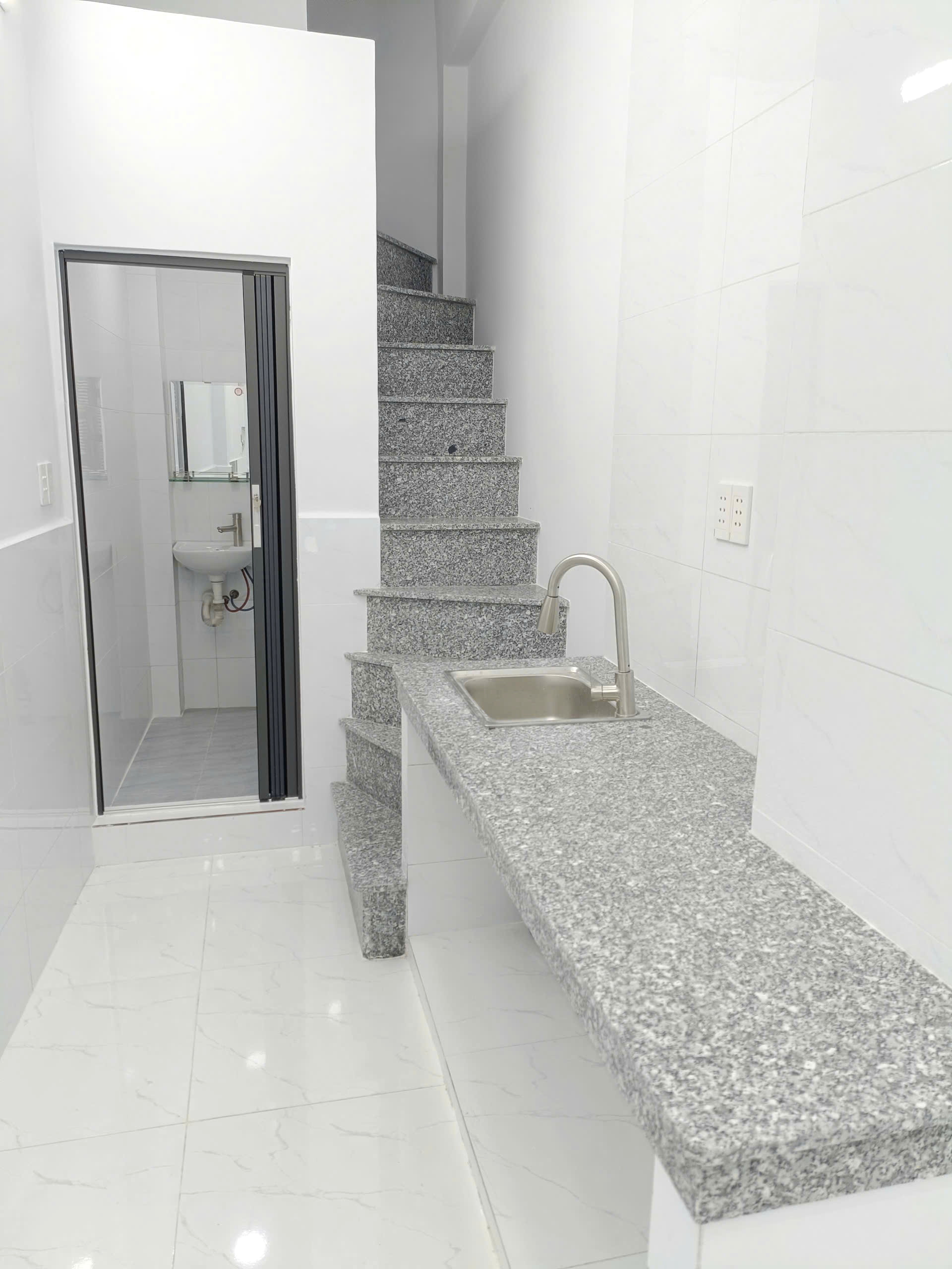 Nhà mới 3 tầng hẻm thẳng đường Dương Bá Trạc P.Rạch Ông Q8 3.1 tỷ - Ảnh 2