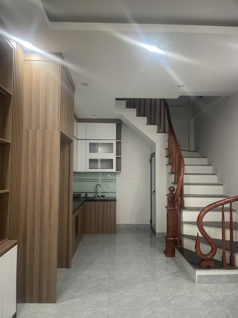 RẺ CHÍNH CHỦ CẦN BÁN GẤP CĂN NHÀ PHỐ ĐÔNG BA QUẬN NAM TỪ LIÊM 35m2 x5 TẦNG NHỈNH 4 TỶ Ô TÔ KD - Ảnh 2