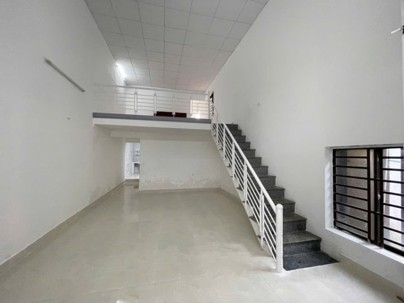 # Nhà sát Đinh Công Trứ, Ô tô đậu 30m, gần Biển, ~70m2, Gác đúc sạch, nhỉnh 3 tỷ - Ảnh chính