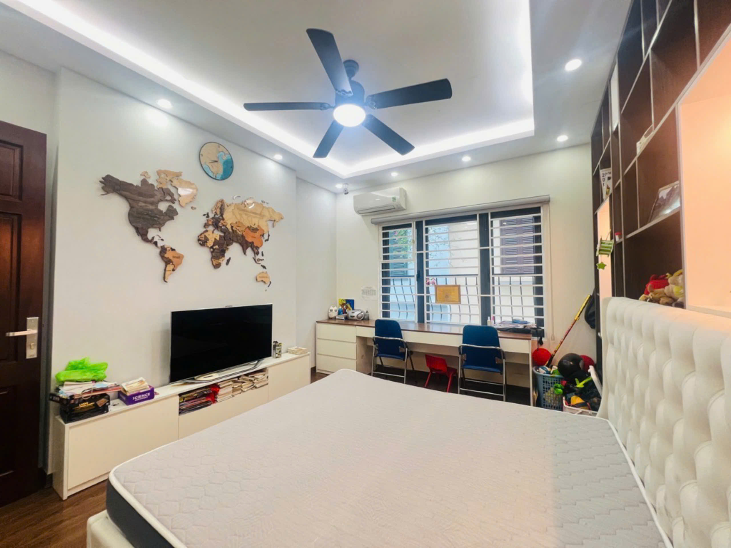 BÁN NHÀ TRUNG KÍNH CẦU GIẤY, PHÂN LÔ ÔTÔ TRÁNH, VỈA HÈ KINH DOANH, 48M2 GIÁ 14 TỶ 900 - Ảnh 1