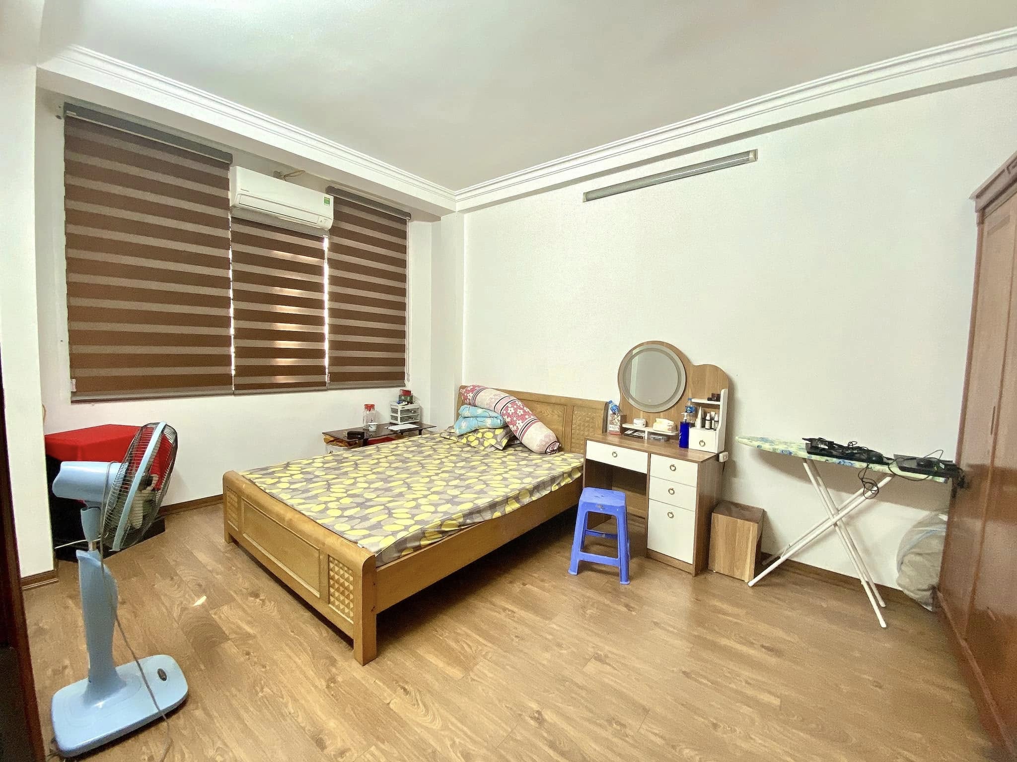 Bán Nhà Mặt Chợ Khâm Thiên 50m2, Mặt Tiền 4,2m. Lô Góc. Oto, K/Doanh 12.5 Tỷ - Ảnh chính