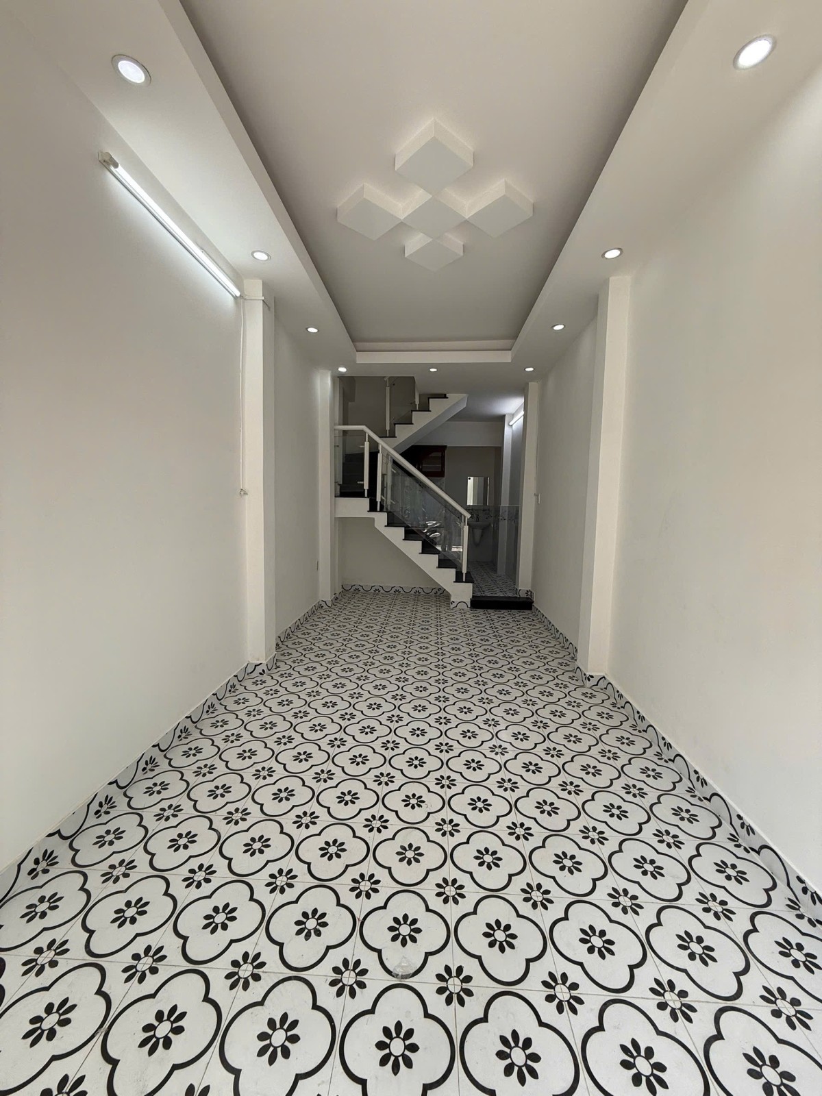KHÓ TIN QUÁ, MT chợ Phạm Văn Bạch, 43m2, 3 tầng, 4.85 tỷ TL 0964364745 - Ảnh chính