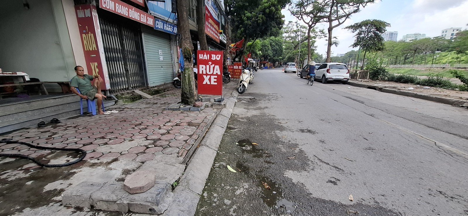 Bán nhà Mặt phố Cầu Giấy quận, 68m, View Sông, Vỉa hè, oto tránh, KD sầm uất, chỉ 29 tỷ 9 - Ảnh 1