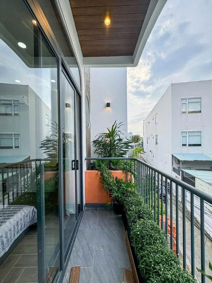 LẤY CHỒNG ĐỊNH CƯ NƯỚC NGOÀI CẦN BÁN GẤP Nhà 1Trệt 1 Lầu thiết kế hiện đại khu vực Biên Hòa - Ảnh 5