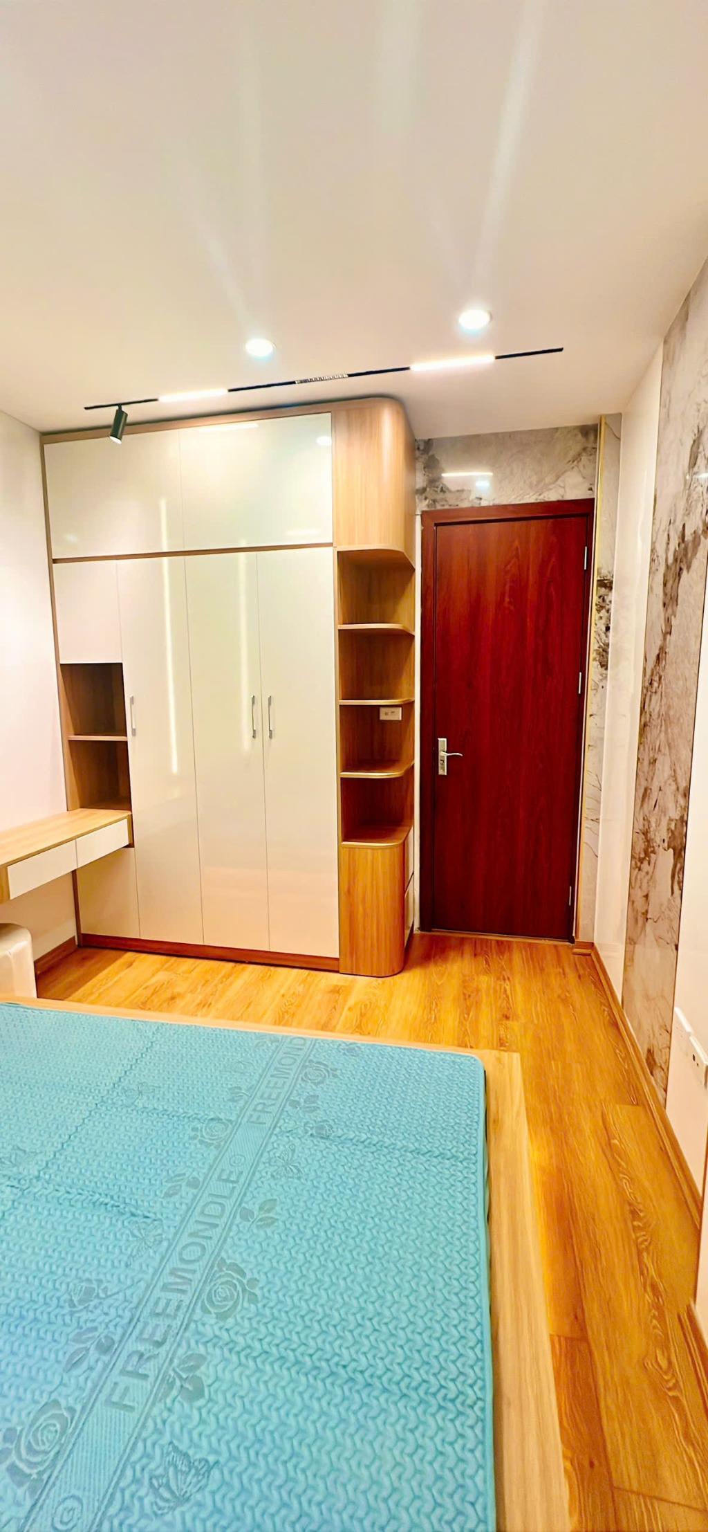 NỘI THẤT LUXURY- NHÀ ĐẸP ĐỈNH CAO KHU VỰC CẦU GIẤY 3 MẶT THOÁNG - NGÕ NÔNG GẦN PHỐ - VỊ TRÍ TRUNG - Ảnh 3