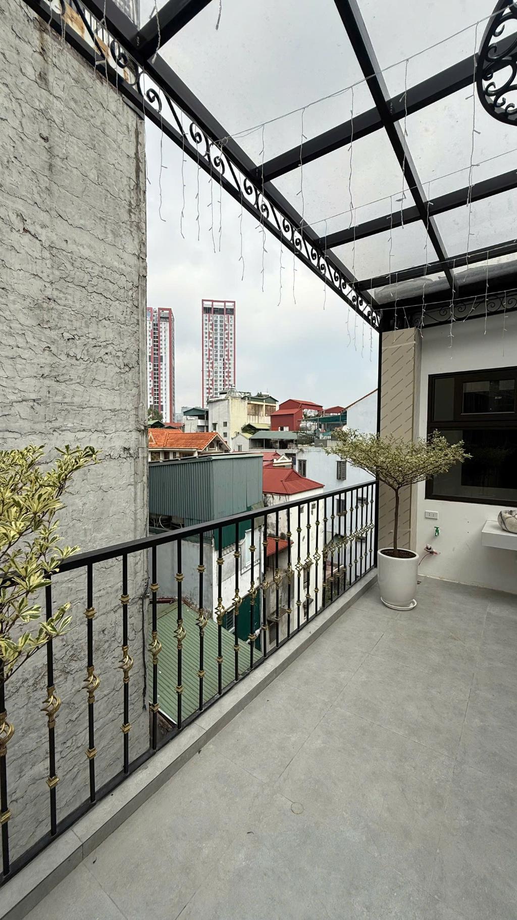 NỘI THẤT LUXURY- NHÀ ĐẸP ĐỈNH CAO KHU VỰC CẦU GIẤY 3 MẶT THOÁNG - NGÕ NÔNG GẦN PHỐ - VỊ TRÍ TRUNG - Ảnh 4