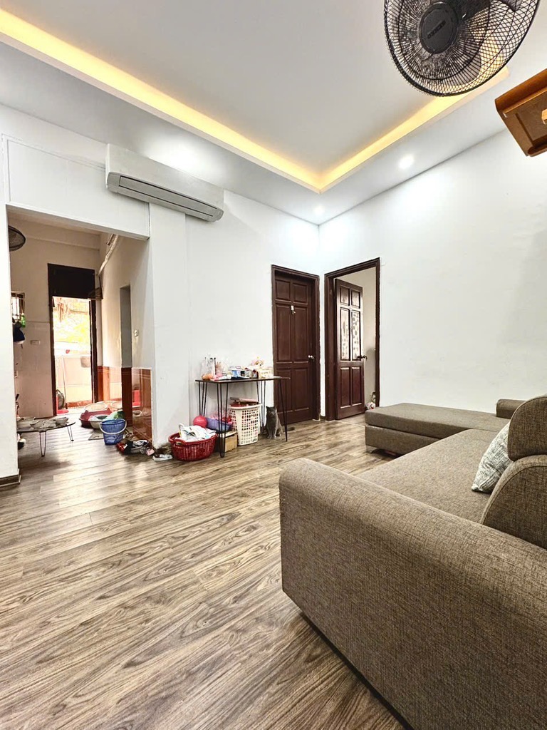BÁN NHÀ TẬP THỂ 62M2, DUY TÂN - CẦU GIẤY - 2,5 TỶ - VỊ TRÍ VÀNG - Ảnh 2