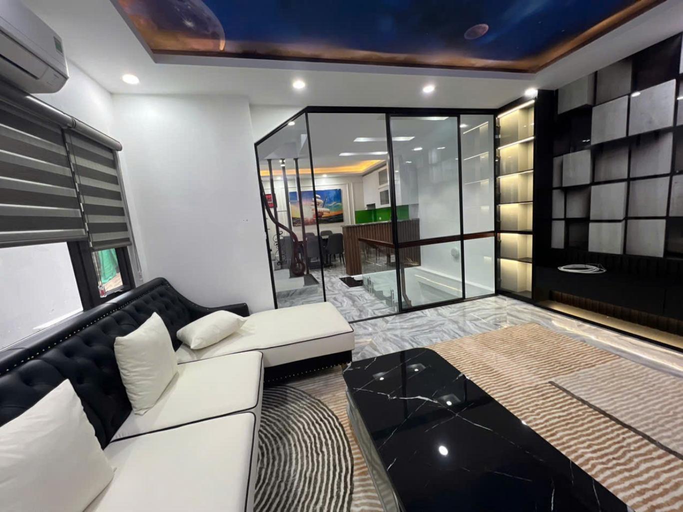 Bán nhà Đội Cấn, Ba Đình, 42m2, 5 tầng, Mt 9m, chỉ 9.5 tỷ - Ảnh chính