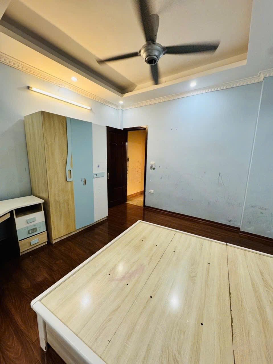Cho thuê nhà riêng ngõ 43 Chùa Bộc, Đống Đa 45m x 4T,  4PN3VS, đủ đồ giá 15 triệu - Ảnh 1