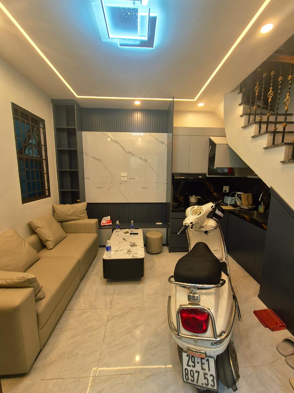 Bán nhà Tây Sơn, Đống Đa, lô góc, ngõ ô tô tránh 18m2, 4 tầng, Mt 4.5m, chỉ 5.6 tỷ - Ảnh chính