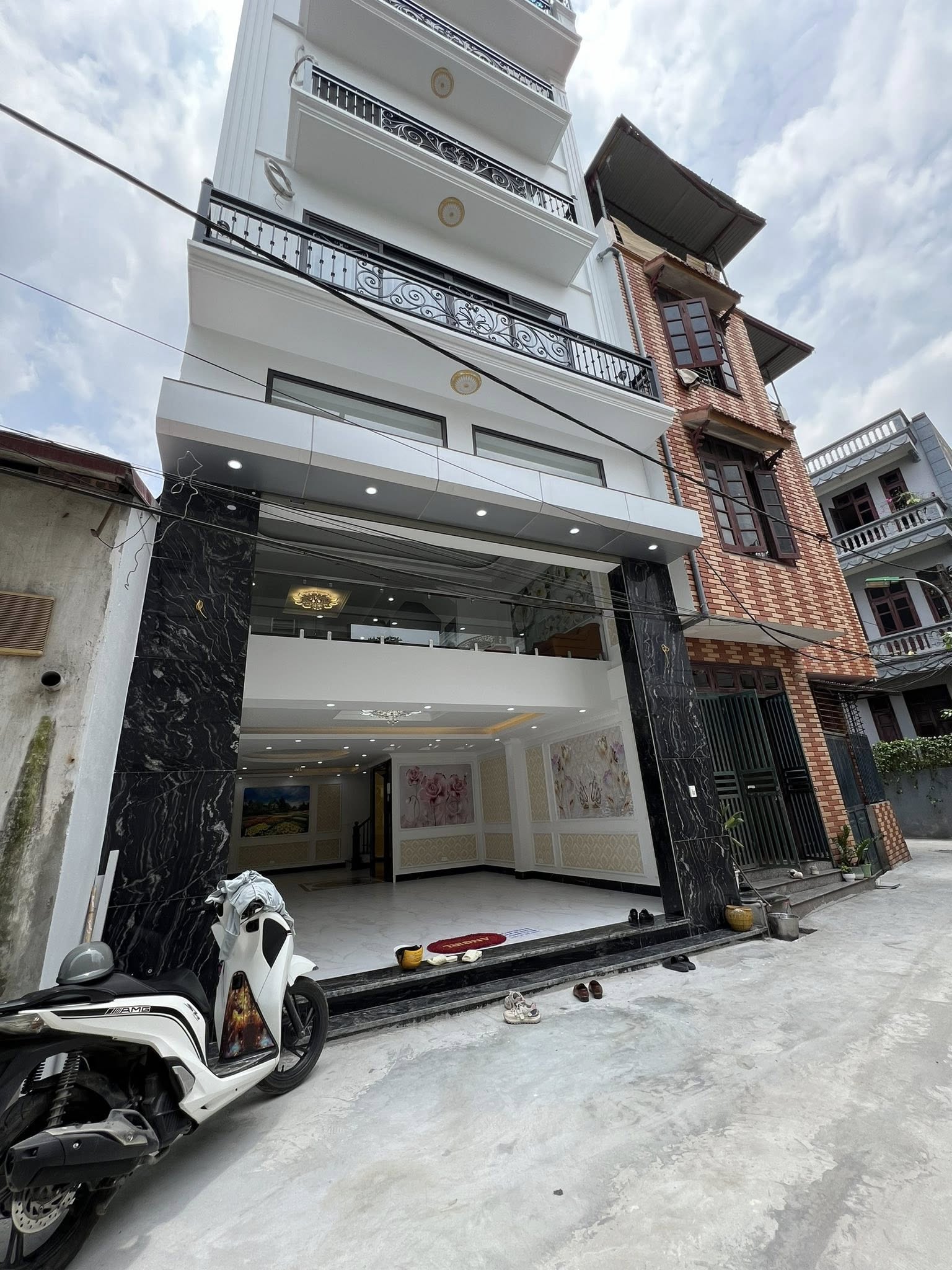 Bán Nhà Long Biên 75m x 6 Tầng Thang Máy Mt 6.1m Gara Ô Tô Giá 15.6 Tỷ. - Ảnh chính